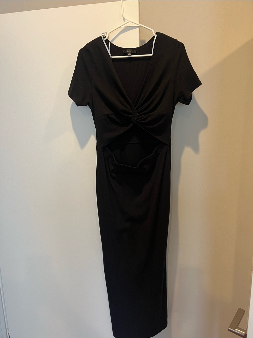 Lulus Black Twist Front Cutout Midi Dress